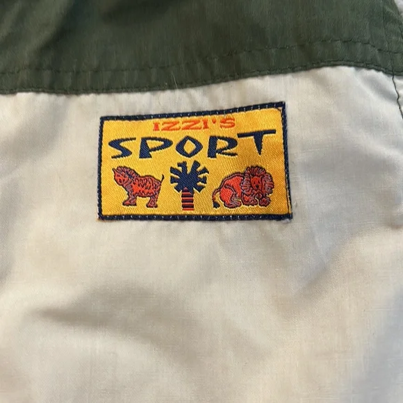 Izzis Sport buys wind breaker - Picture 2 of 8